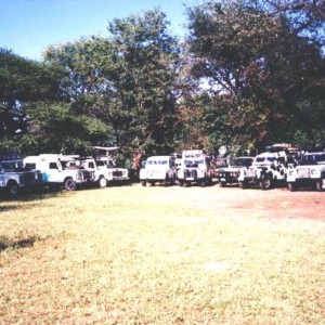 The 12 Legends all lined up and ready to roll - all pre-1980 Landrovers and Range Rovers